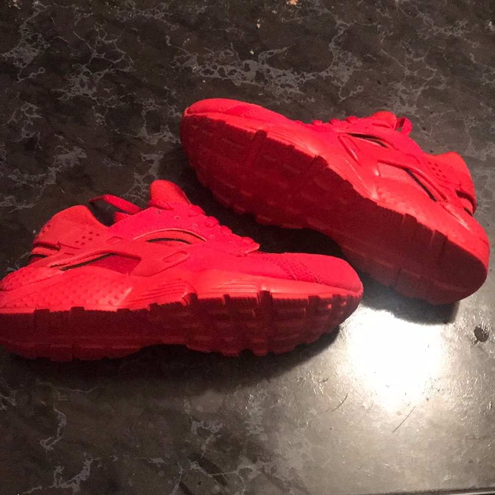 university red nike huaraches